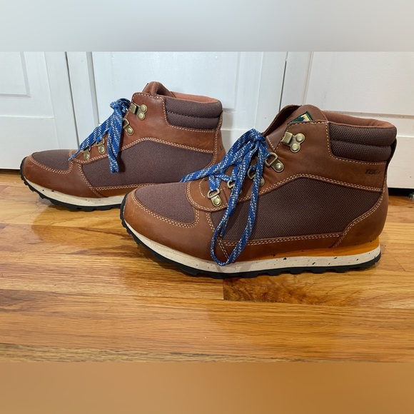 L.L. Bean Women's Hiking Boots - Picture 1 of 6